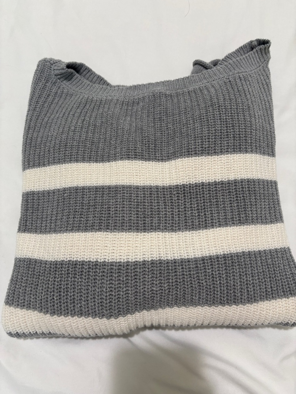 SO Gray & Cream Ribbed Knit Sweater - Picture 3 of 5